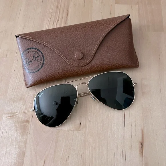 Ray-Ban. Aviator sunglasses. Excellent condition. Case also excellent. Ray Ban Chromax Bausch and Lomb W1661 WNAS Gold Aviator  main image 4